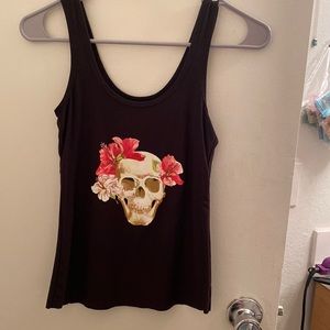 black tank top with graphic design, super cute!